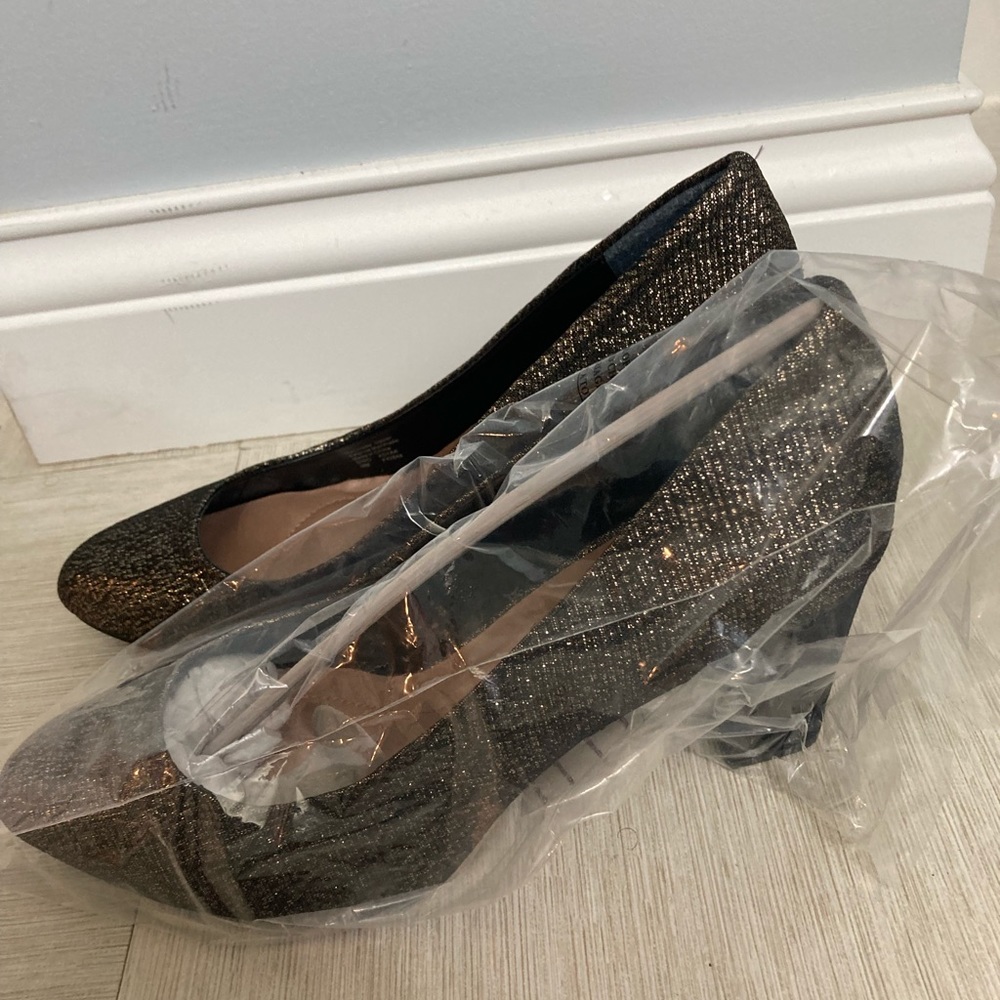 Style and co black/gold heel